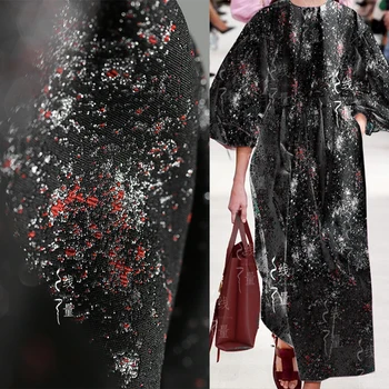 Çift Jakarlı Dokulu Tekstil Kumaş Kırmızı ve Siyah Kinda Siluet Ceket Hattı Hacmi Tasarımcı Kumaşlar